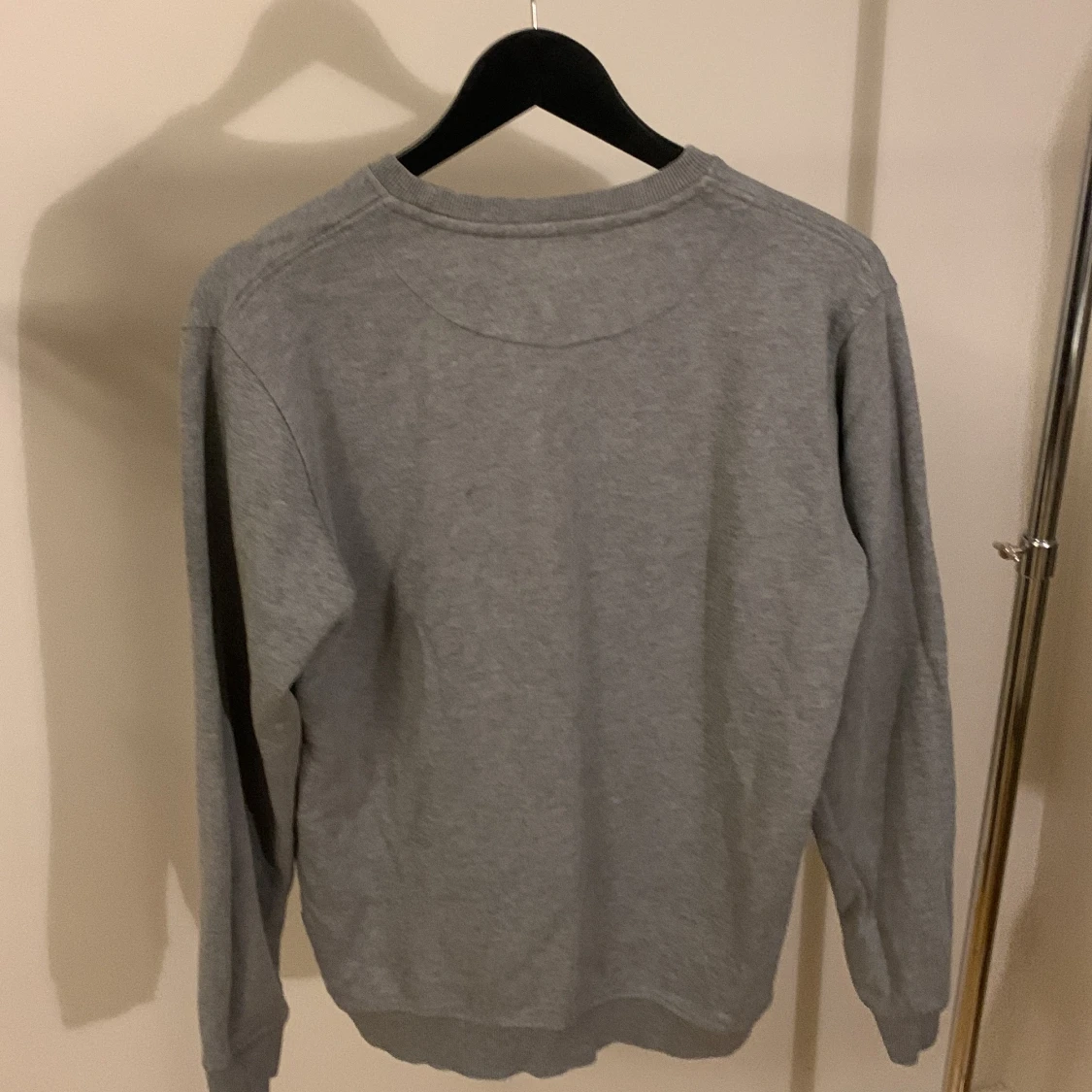 Grå tröja från Resteröds - 90