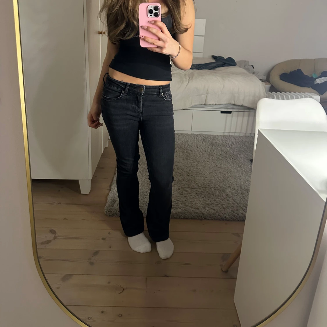 Svarta bootcut jeans - 90