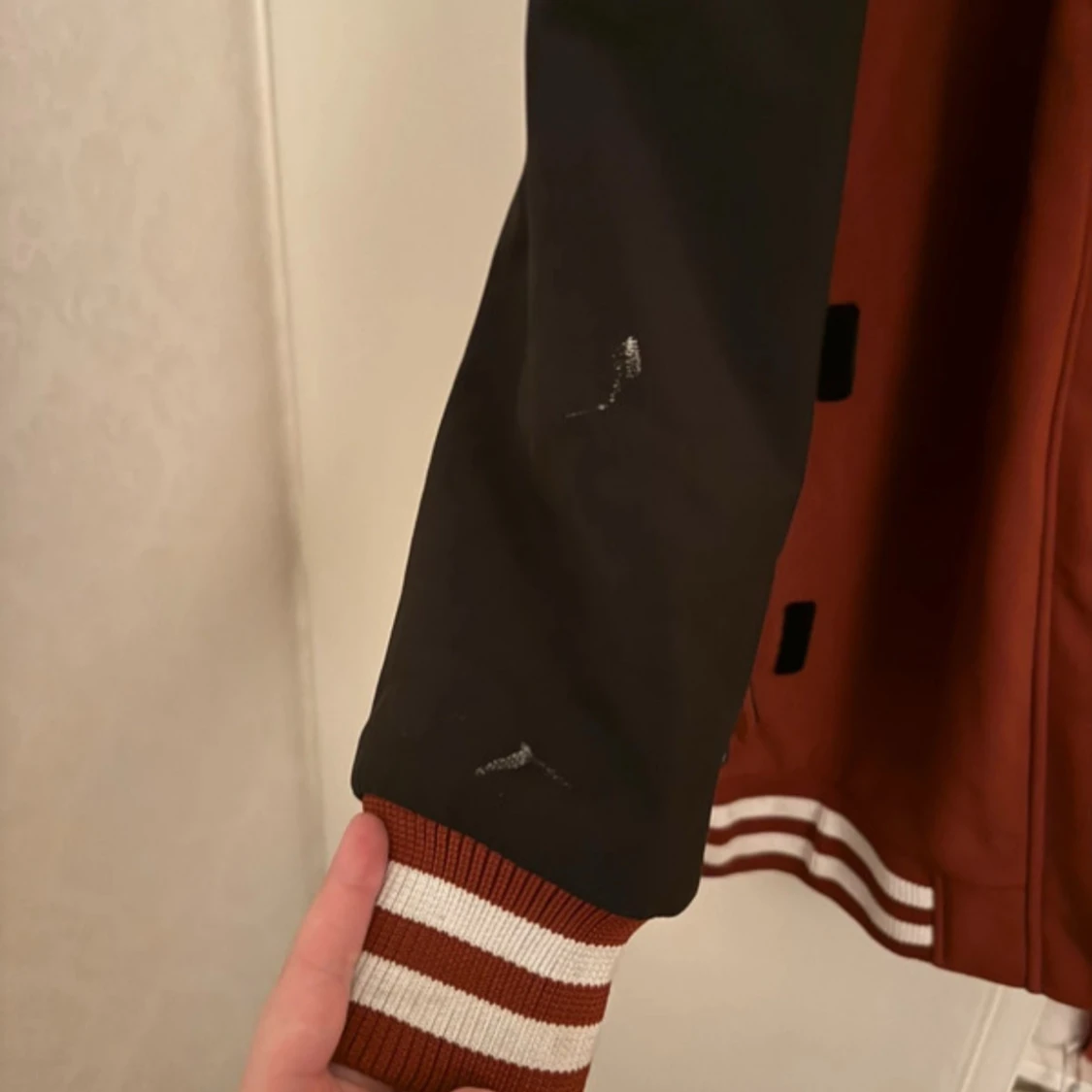 Röd och svart jacka från Dope - 90