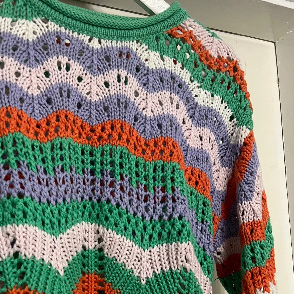 Flerfärgad stickad tröja - 90