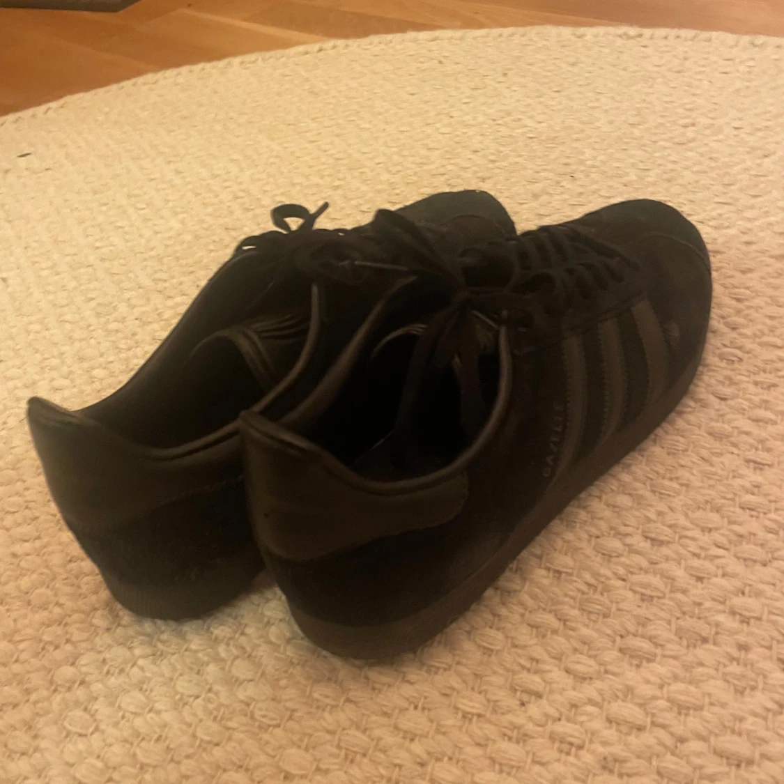 Svarta Adidas Gazelle sneakers - 91