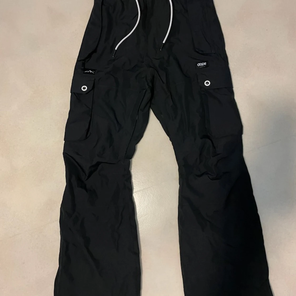 Svarta byxor från Dope