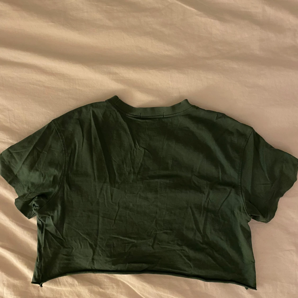 Grön croppad t-shirt från Bik Bok - 91