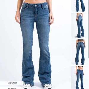 Blå bootcut jeans - Snygga blå bootcut jeans från Madlady i 36 Tall. Innerbenslängden är 85. Säljer då jag knappt använder dem. Orginalpris 649kr❤️