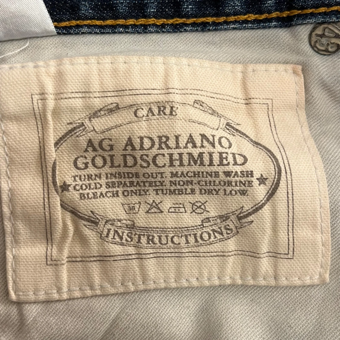 Lågmidjade Jeansshorts från AG Adriano Goldschmied - 92