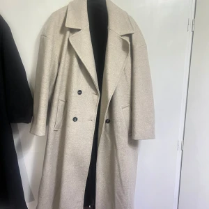 Beige kappa från 157 - Snygg kappa använd enbart fåtal gånger                              Nypris 600  💗 Storlek Xl           