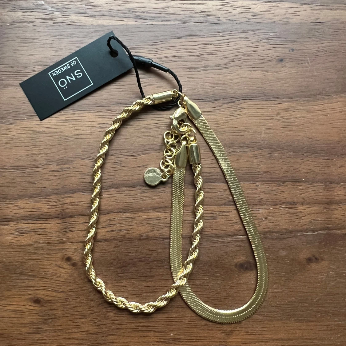 Guldarmband från SNÖ of Sweden