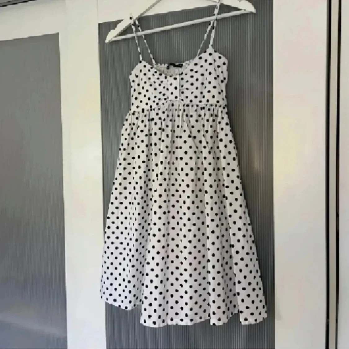 Fin prickig klĂ€nningđ