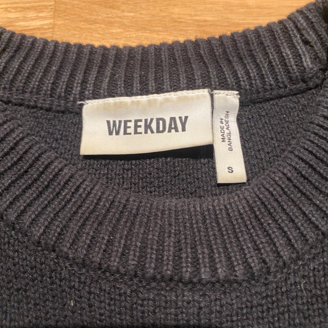 Svart tröja från Weekday - 91