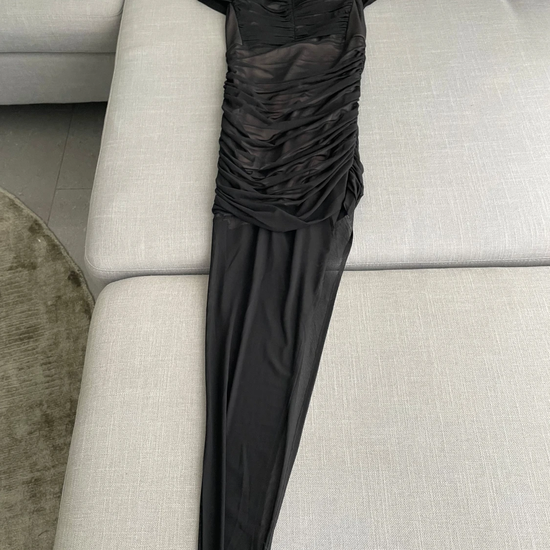 Svart offshoulder klänning - 91