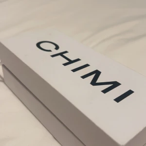 CHIMI glas ögon  - Har använt dom två gånger. Säljer dom för att de e inte riktigt min stil. 