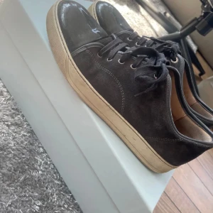 Lanvin skor - Lanvin skor Okej skick All og följer med Uk9 (43/44) Tvättas innnan köp!