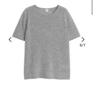 Cashmere/wool blend T-shirt, sjukt snygg, säljer då den ej passa mig