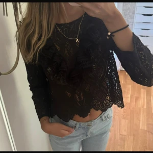 zara topp - Svart topp från zara storlek M