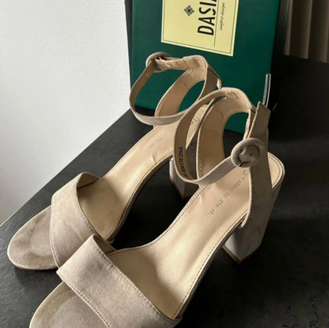 Klackskor beige Dasia