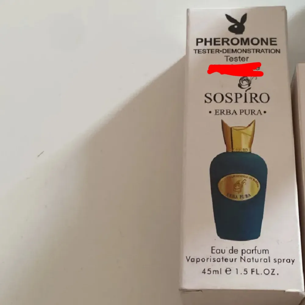 Säljer parfymer från Pheromone, både Xerjoff Erba Pura och Sospiro Erba Pura. Flaskorna är i en snygg blå färg med guldfärgad kork och detaljer. Varje flaska innehåller 45 ml Eau de Parfum. Perfekt för den som vill ha en lyxig och unik doftupplevelse. Köp direkt eller ge prisförslag!. Parfym.