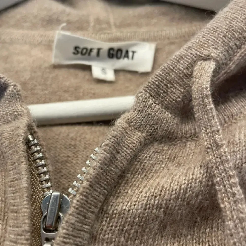 Soft goat Zip Hoodie . Tröjor & Koftor.