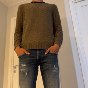 J.Lindeberg tröja - Fin beuge/ brun J.Lideberg stickad tröja.  Bra skick 