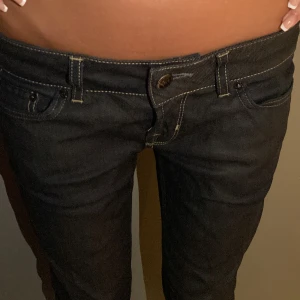 Lågmidjade Ltb jeans - Skitsnygga ultra lågmidjade Ltb jeans🩷 säljer pågrund av att dem inte kommer till ändvändning🥰  