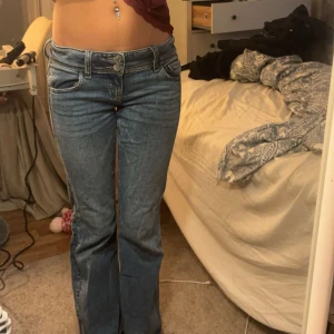 Jeans - Bra skick aldrig använt 