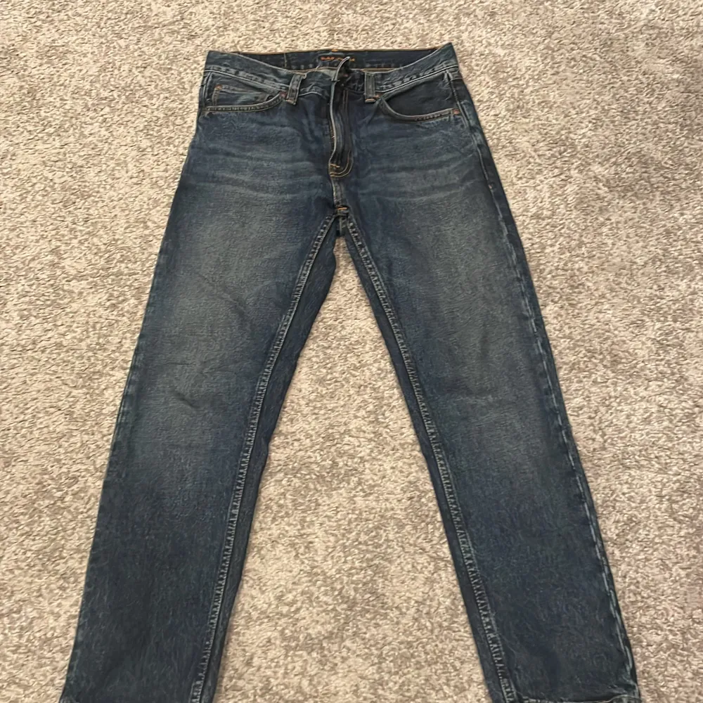 Riktigt feta nudie jeans i storlek 28/28! Säljer pågrund av att jag inte använder dem!   Hör av er vid frågor! Priset är inte hugget i sten!. Jeans & Byxor.