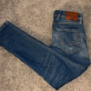 Replay Jeans 30/32 - Säljer dessa feta replay jeans då dem inte längre kommer till användning. Fråga gärna om fler bilder✅🔥 