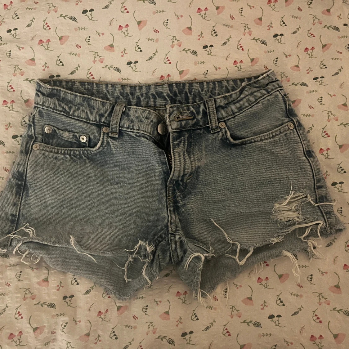 Lågmidjade shorts