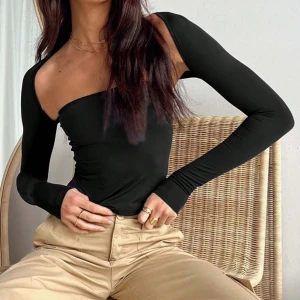 En tank Top och en långarmad  - Helt ny, aldrig anvönd. Inget teckna på använda. Kom privat för mer info💕💕