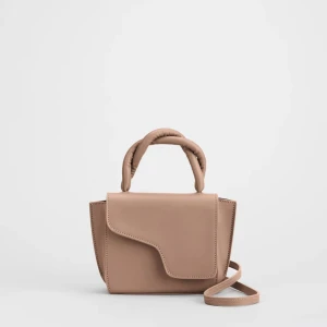 ATP mini handbag  - Super fin atp väska som är använd 1-3 gånger MAX. Köpt i julas på nk. Nypris 4300🫶