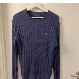 Morris sweetshirt - Skick 9,5/10 går ner i pris vid snabb affär. Ny pris 1300-1500