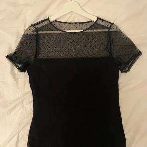 Svart topp - Jätte snygg tröja som inte använd💓💓