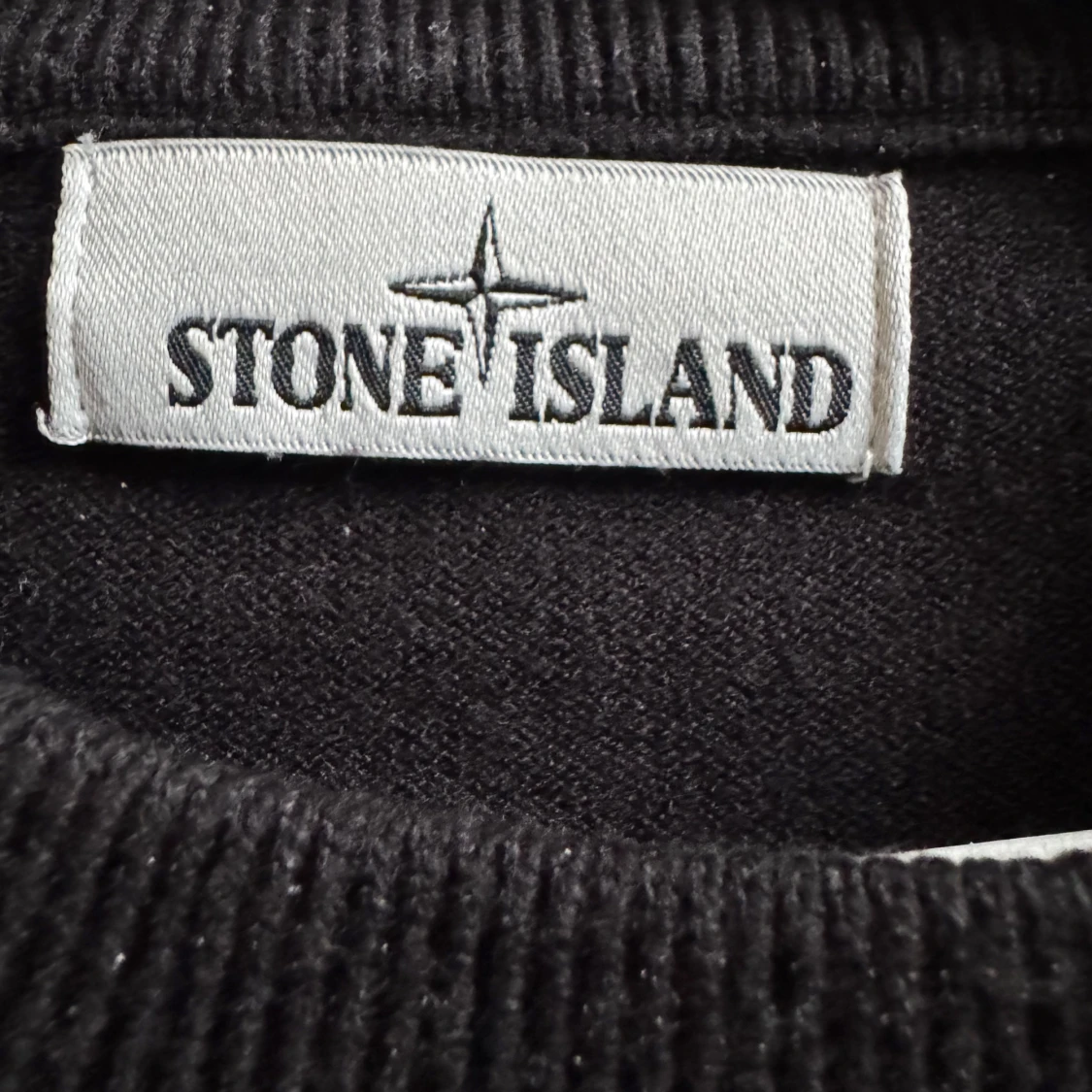 Svart tröja från Stone Island - 1