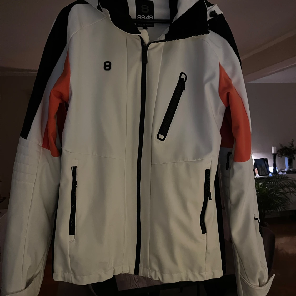 Vit jacka från 8848 Altitude