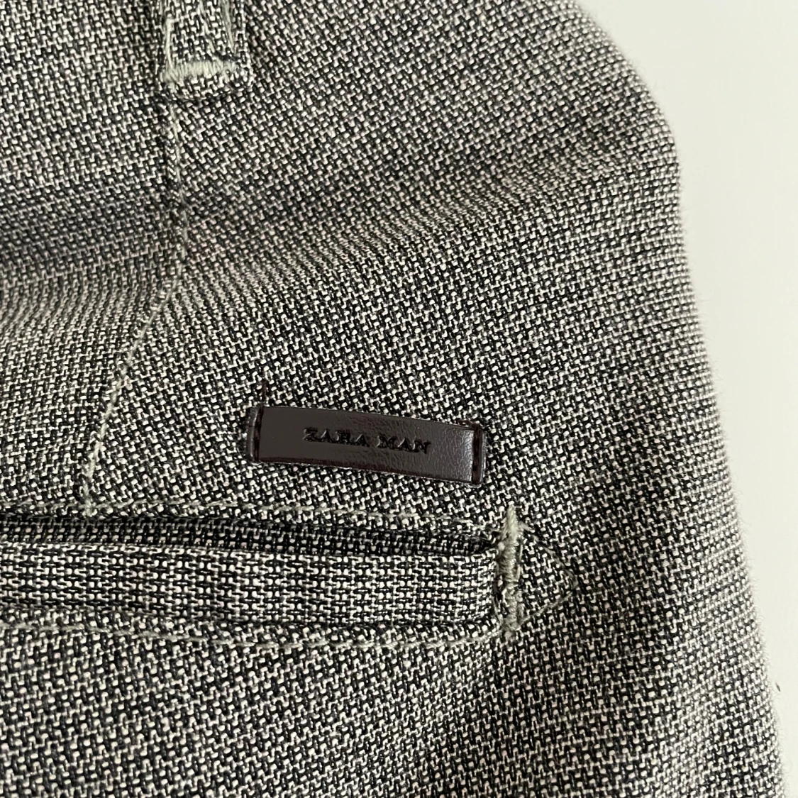 Grå kostymbyxor från Zara - 3