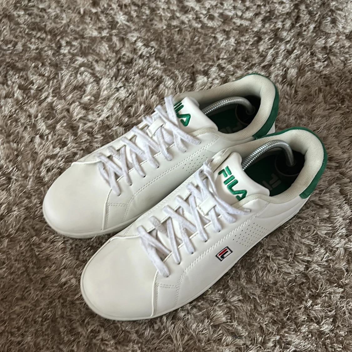 Vita sneakers från Fila - 1