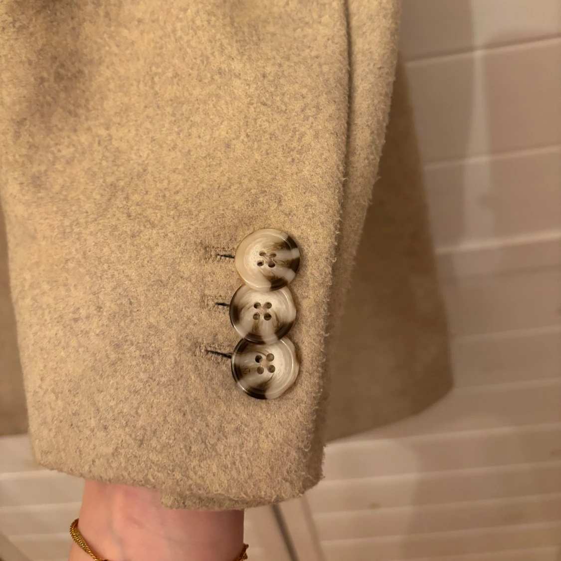 Beige kappa från Pull&Bear - 1