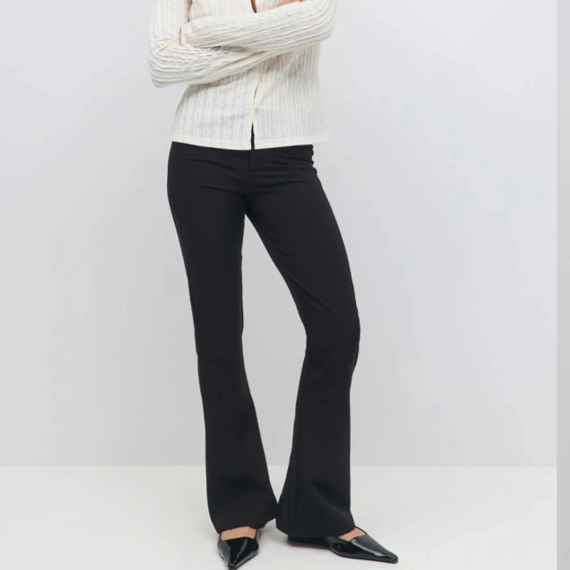 Svarta bootcut kostymbyxor 