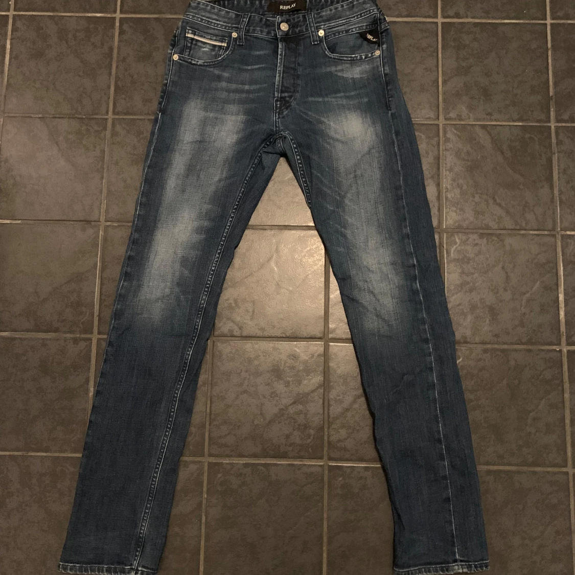 Mörkblå Replay Grover