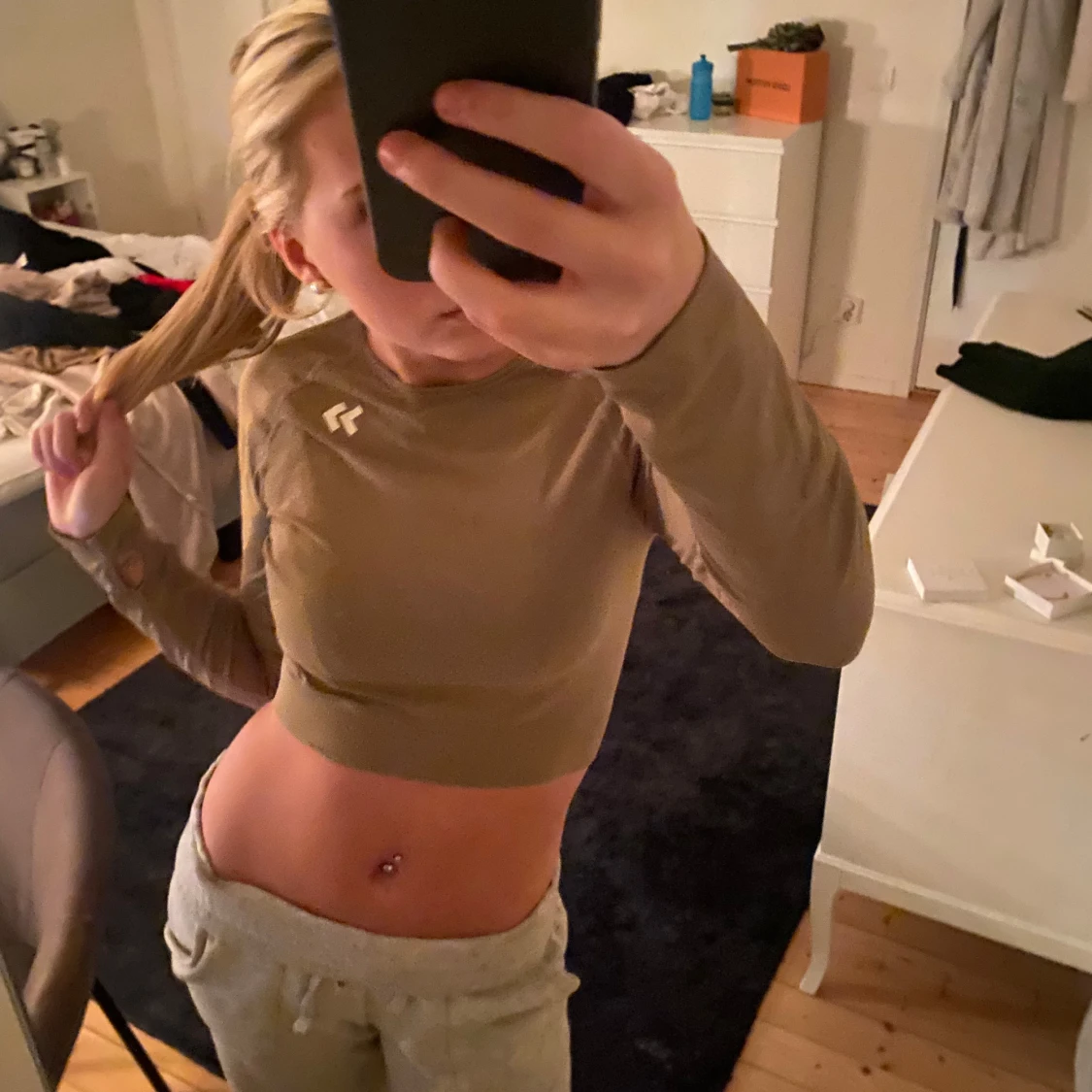 Beige croppad långärmad tränings tröja - 90