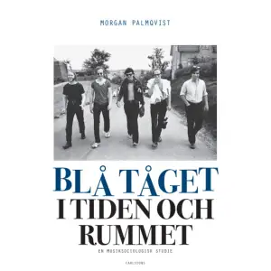 En musiksociologisk studieNär LP:n Tigerkaka släpptes 1969 blev det den första proggskivan som gjorts i Sverige. Men vad var den egentligen en popskiva eller ett konstverk? Bandet bakom den överraskande skivan var Blå Tåget, en samling redan etablerade konstnärer, författare och intellektuella. De började spela popmusik till sina egna texter med bistånd av ett par professionella musiker och hade ett alldeles eget sound. Gruppen blev pionjärer inom den progressiva musikrörelsen. I denna innehållsrika bok tecknar Morgan Palmqvist Blå Tågets men också en stor del av den progressiva musikrörelsens historia. Författaren har ett musiksociologiskt perspektiv, vilket ger en bredd åt framställningen. Han diskuterar gruppmedlemmarnas sociala bakgrund och vad den hade för betydelse, både för dem själva, deras syn på musiken liksom hur gruppen bemöttes av publik och media. Här porträtteras andra viktiga grupper, nya framväxande skivbolag, tidningar m.m. De radikala vindar som drog genom samhället utgör ofta en tidsmässig bakgrund. Bokutgåvan är rikt illustrerad med foton och bilder vilket blir en förlängning av texten då nog ingen svensk orkester är så förknippad med konst och kultur som Blå Tåget med medlemmar som Tore Berger, Torkel Rasmusson, Carl Johan De Geer, Leif Nylén m.fl. Morgan Palmqvist är fil.dr i musikvetenskap, överbibliotekarie vid Göteborgs universitet och själv musiker.Det är mycket man skulle kunna säga om Morgan Palmqvists bok, men den ska egentligen inte berättas om utan läsas och de som ska läsa den är dels alla som var med när det begav sig, men också de som inte var med. Det är en bok om en tid i Sverige som bara ligger cirka 50 år bakåt i tiden, men som känns väldigt annorlunda än nutiden. Lennart Götesson i Dala-Demokraten    Format Danskt band   Omfång 344 sidor   Språk Svenska   Förlag Carlsson   Utgivningsdatum 2019-04-05   ISBN 9789173319584  