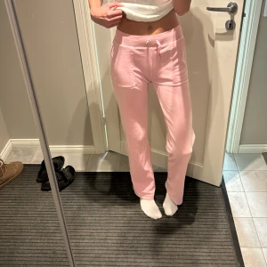 Jätte fina juicy byxor!  - Jätte bra skick, inte jätte använda❤️