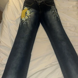 Y2K Jeans, XS/S, Limited Edition  - Oginella jeans gjorda på 2000-talet från Brasilien som inte säljs längre och är knappt använda. Storlek är XS/S, lågmidjde (G-rise), bootcut och är perfekta för dom som är 165-170cm lång 😍