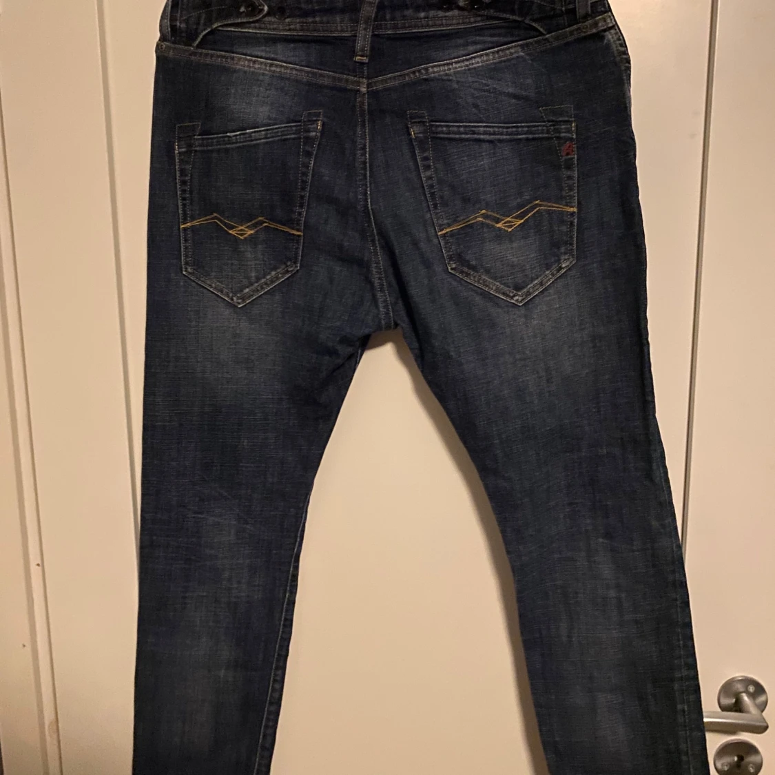 Mörkblå jeans från Replay - 90