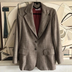 Rutig höst kavaj vintage Evan Picone  - En superfin rutig vintage kavaj väl behållen i från Evan Picone. Skulle säga den passar 36/38