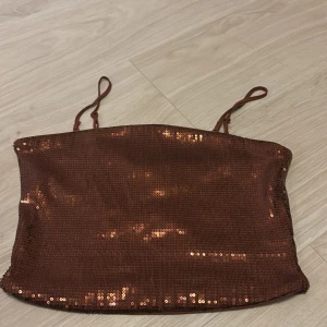 Din tröja från H&M - Toppen är ifrån h&m i storlek S. Den är helt ny.