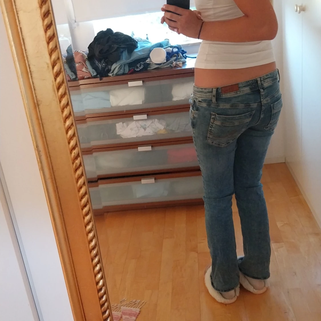 Blå jeans med bootcut - 90