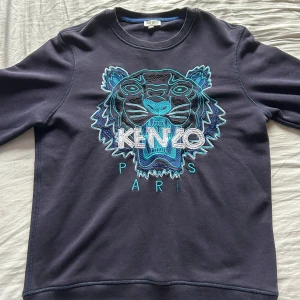 Kenzo tröja - Säljer min kenzo tröja som är i riktigt bra skick. Bara fråga om det är några frågor 