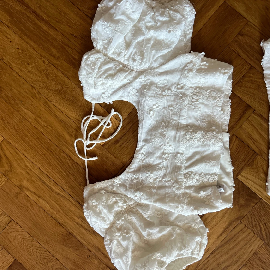 Chloe Schuterman X NA-KD set top+kjol - 93