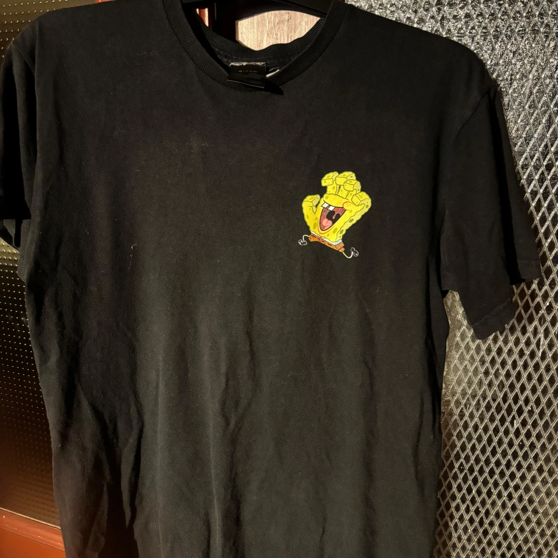 Spongebob santa cruz tee