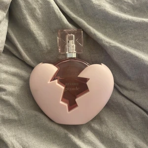 Ariana Grande parfym  - Säljer min Ariana Grande parfym eftersom den inte kommer till användning 